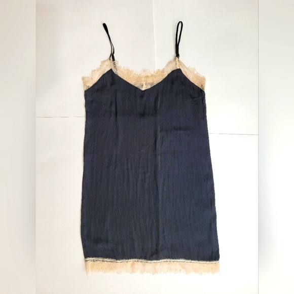 Elegant Black and Cream Lace Slip Dress - Picture 13 of 16